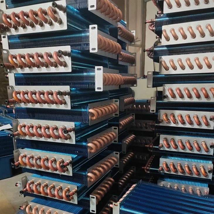 Experimental Chamber Air-cooled Fin Evaporator